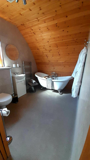 Bathroom 3, Tollymore Luxury log cabins, Newry, Mourne and Down