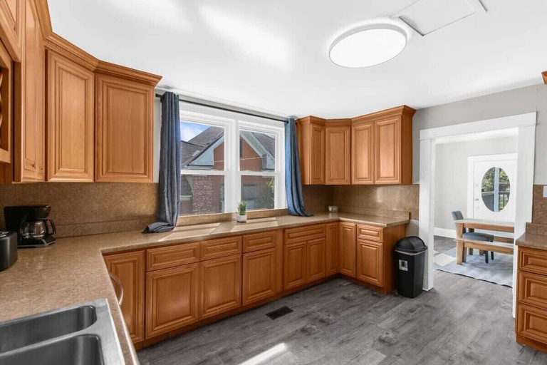 Private kitchen 4, Avenue South Serene, Jefferson