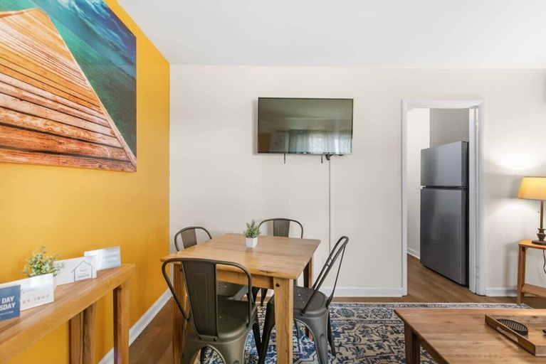 Room 5, 12th Ave The Bricks - Unit 3, Jefferson