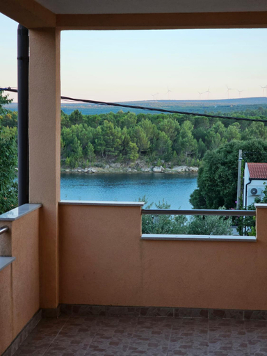 Others 3, Apartmani Desnica, Obrovac