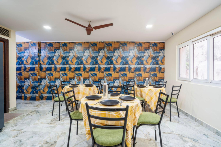 Food & Drinks 5, Treebo Srico, Banjara Hills, Hyderabad
