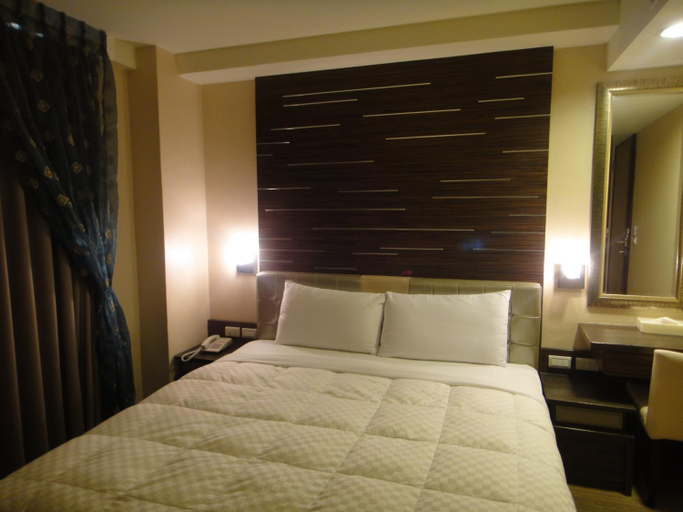 Bedroom 2, Fu Kuang Hotel, Pingtung
