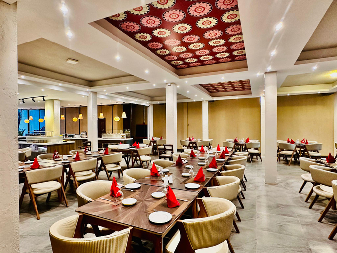 Food & Drinks 5, Hotel Alakamanda, N. Palatha East
