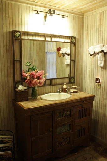 Bathroom 4, Adobe Village Inn, Yavapai