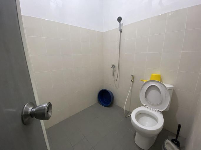 Bathroom, The Westerners Homestay, Solo