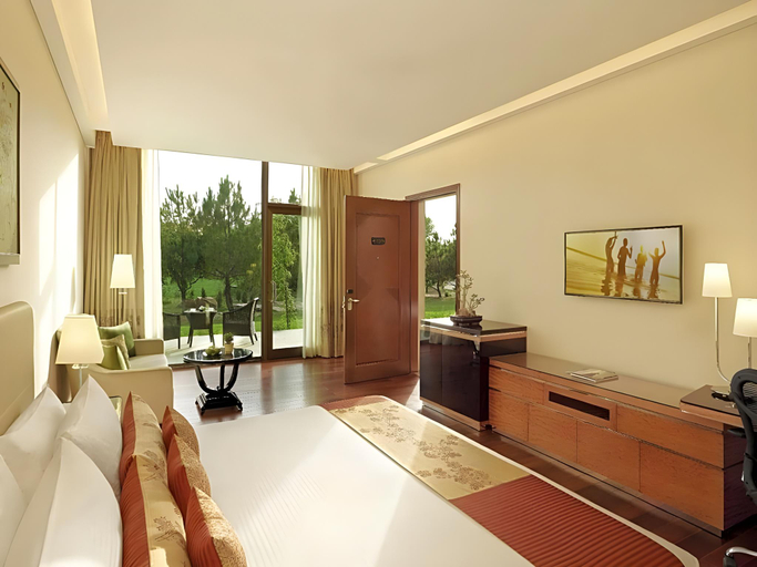 Bedroom 2, Taj Damdama Lake Resort & Spa, Gurugram, Gurgaon