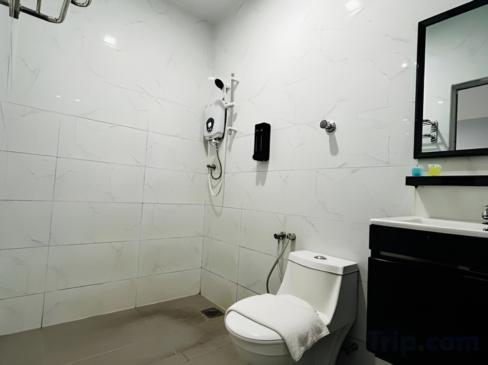 Bathroom 2, DS Hotel, Kinta
