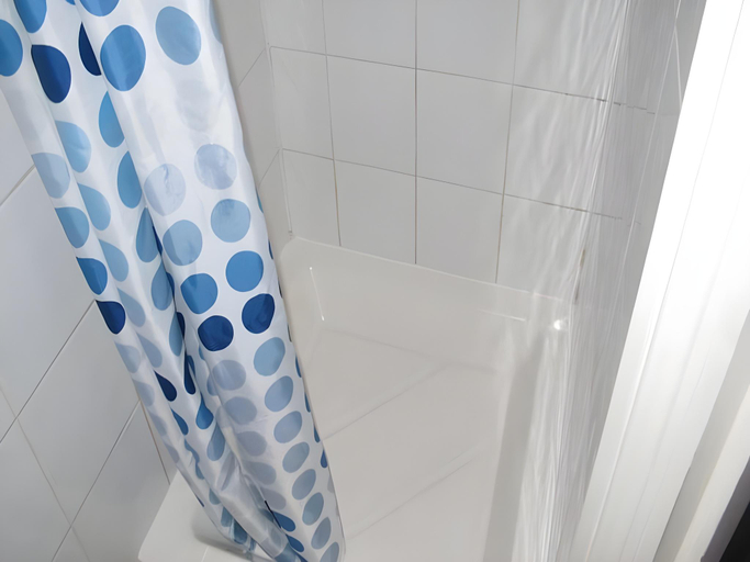 Bathroom 3, Chiswick Court, London