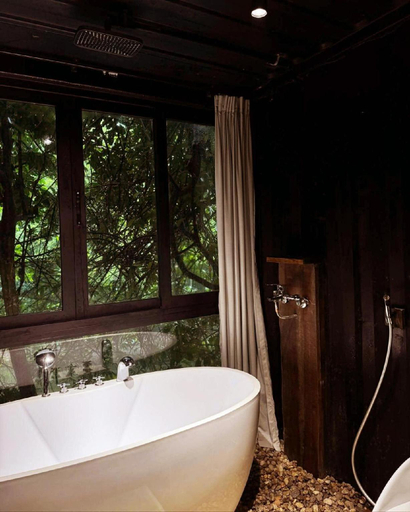 Bathroom 5, YesHue Eco, Nam Đông