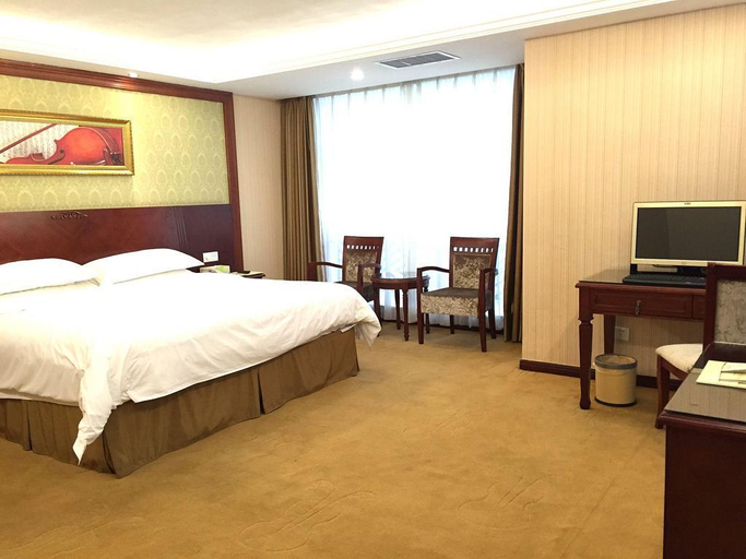 Bedroom 2, Vienna International Hotel Changsha Yuelushan West Bus Metro Station, Changsha