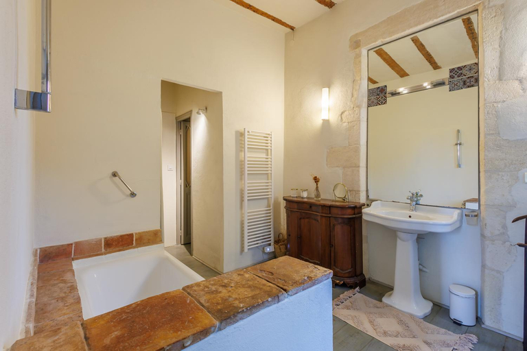 Bathroom 3, Maison Tara verte au Mas Montredon, Bouches-du-Rhône