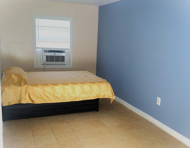 Room 5, Star Motel, Hillsborough