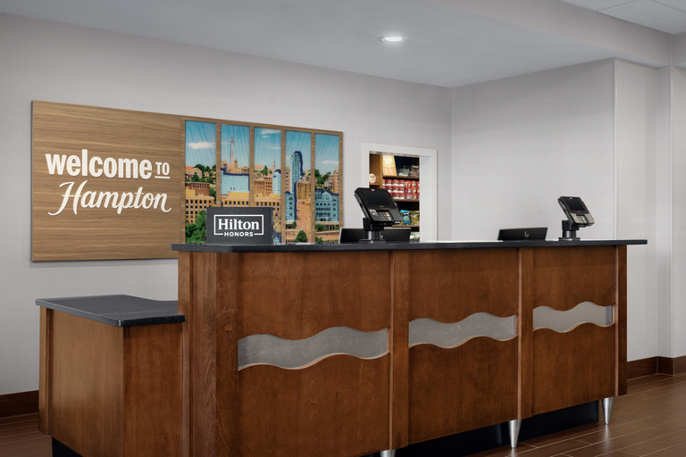 Public Area 2, Hampton Inn & Suites Lynchburg, Campbell