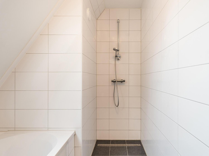 Bathroom 3, Holiday Home in Scherpenisse near Nature Reserve, Tholen