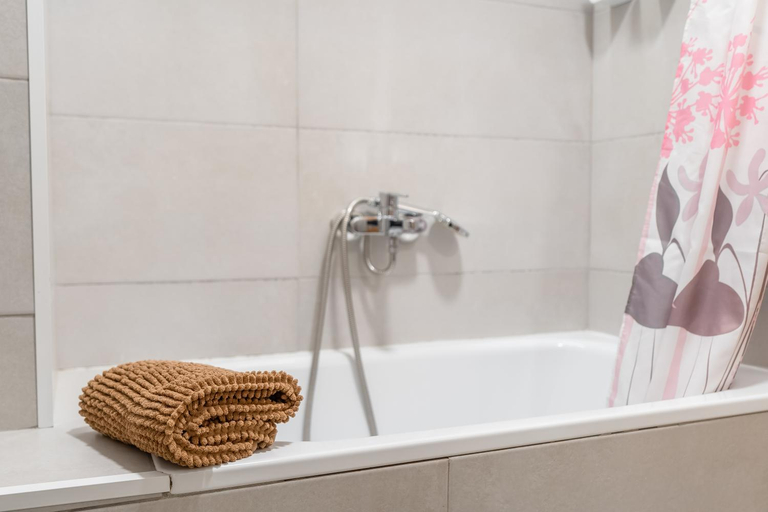 Bathroom 4, Sea front Apartment with 2 Pools and Large Terrace, Tarragona