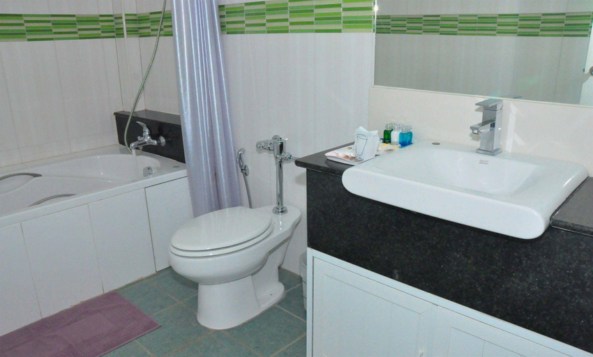 Bathroom, Lanexang Princess Hotel, Vientiane