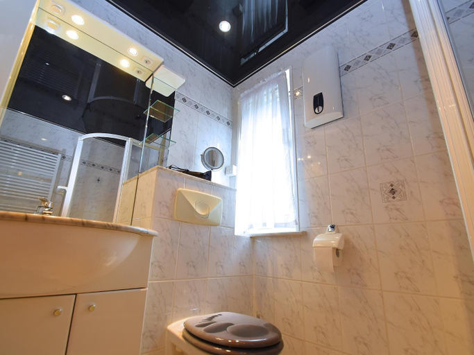Bathroom, Charmantes Ferienhaus in Deifeld, Hochsauerlandkreis