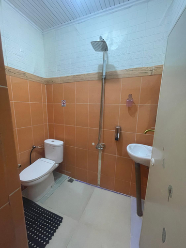 Bathroom, Mulia Homestay Aceh, Banda Aceh