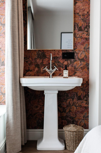 Bathroom 5, Hotel Cordoeanier, West-Vlaanderen