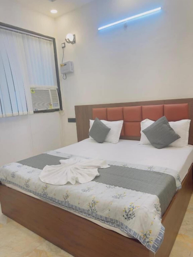 Room 4, Hotel Shankara Inn, Faizabad