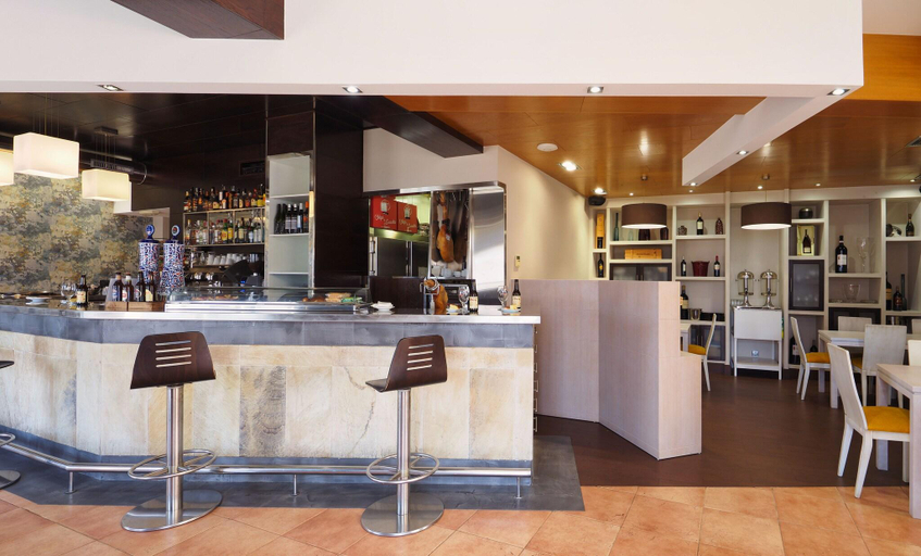 Food & Drinks 5, Dabarca Hotel Apartamentos, Pontevedra