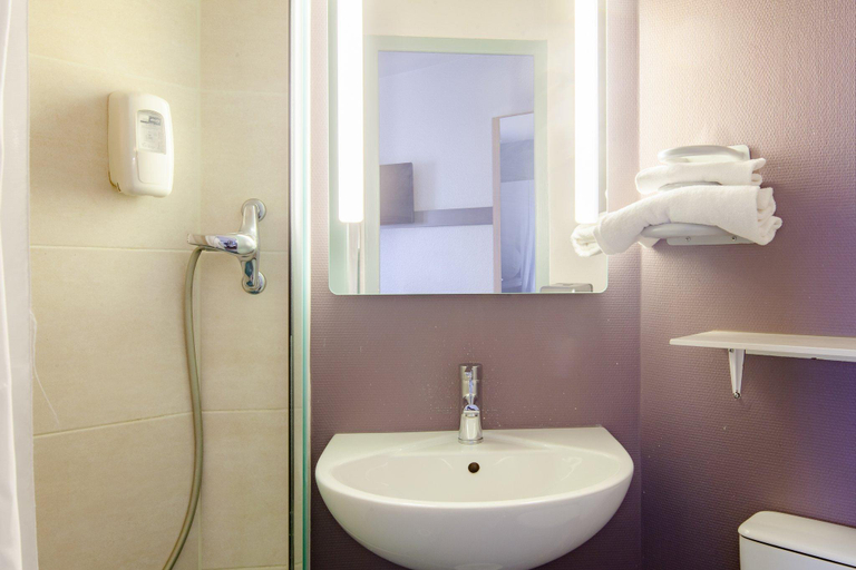 Bathroom 4, B&B HOTEL Saint-Michel-sur-Orge, Essonne