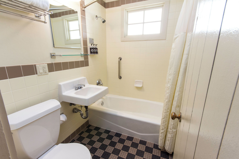 Bathroom 4, Zion Lodge - Inside the Park, Washington