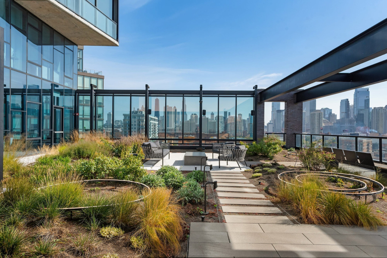 Exterior 5, High-end 1BR Fulton Market Panoramic Views, Cook