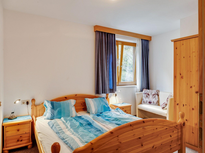 Bedroom 2, Apartment in Matrei near Ski Slopes, Lienz