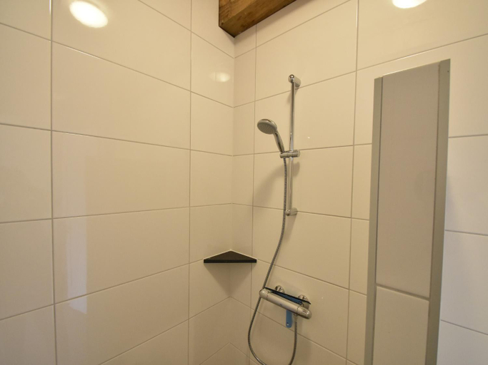 Bathroom 3, Studio Hazenborgh in Callantsoog near the sea, Zijpe