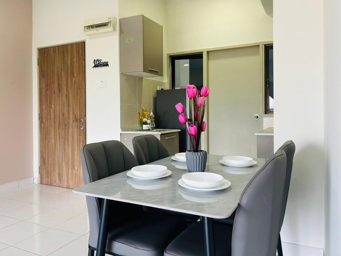 Others 4, Nilai Apartments, Seremban