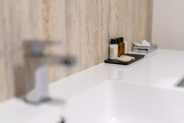 Bathroom 4, Ashorne Hill Leamington Spa, Warwickshire