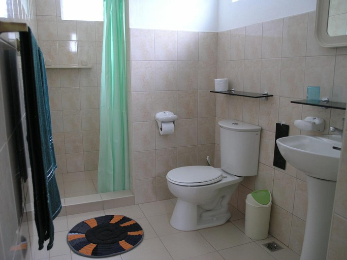 Bathroom 3, Marcosas Cottages Resort, Moalboal