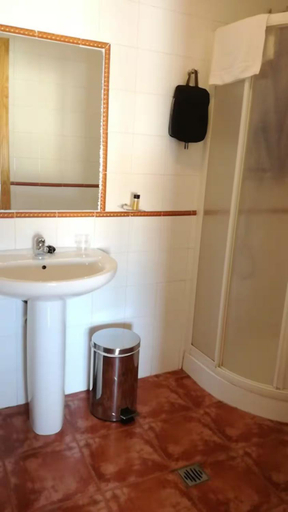 Bathroom, Dona Ruidera, Ciudad Real