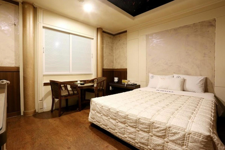 Bedroom 4, Yeoju Hightel, Yeoju
