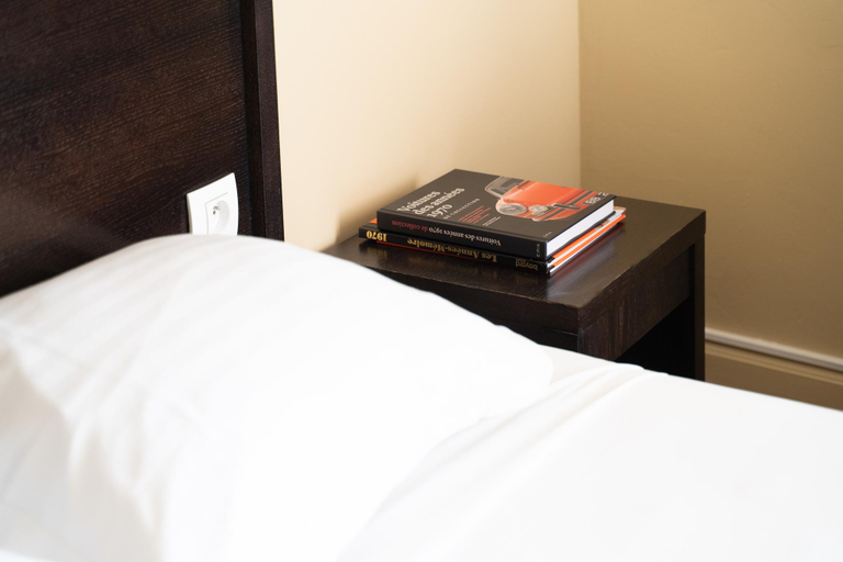 Bedroom 2, Hotel Comte de Nice, Alpes-Maritimes