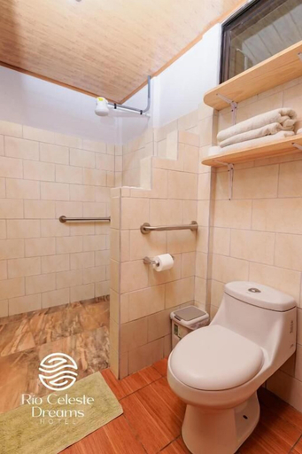 Bathroom 3, Hotel Rio Celeste Dreams, Upala