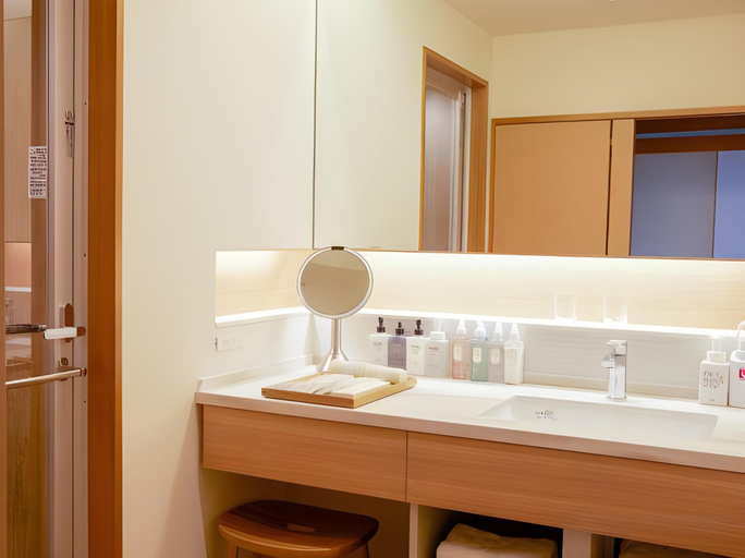 Bathroom 4, Takarazuka Onsen Hotel Wakamizu, Takarazuka