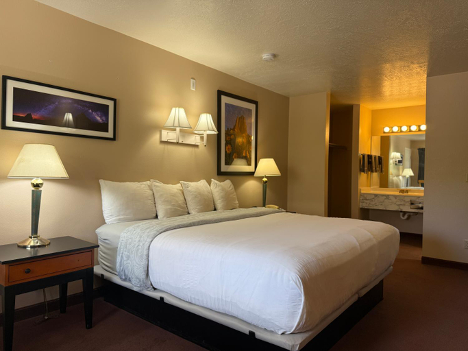 Bedroom 4, Cathedral Valley Inn, Wayne