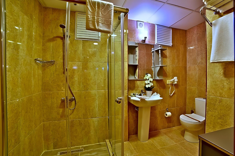 Bathroom, The Hera Premium Hotels, Kartal
