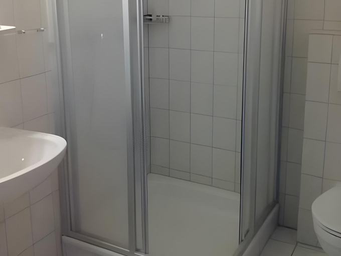 Bathroom 5, Zur Krone, Region Hannover