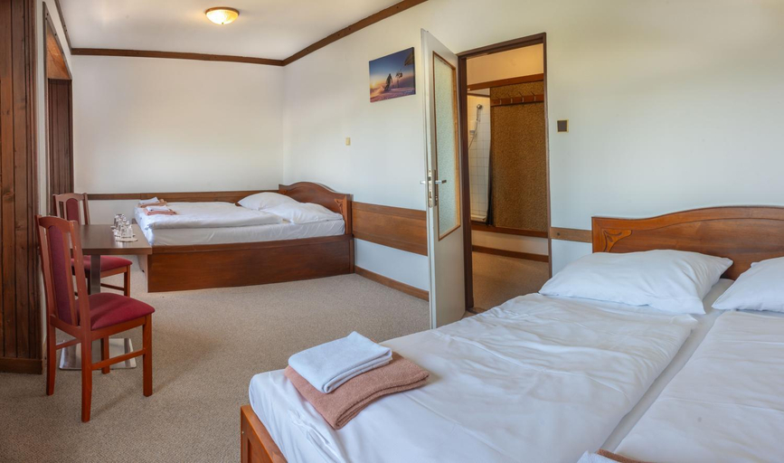 Bedroom 4, Horska ubytovna Hrebienok, Poprad