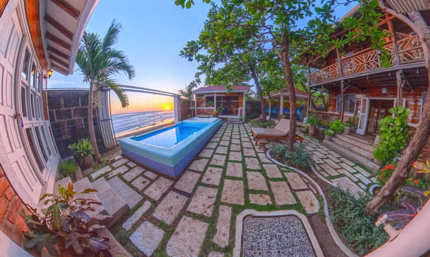 Room 4, 2 Casitas for 8 Guests on Beach Front w Pool AC, San Rafael del Sur