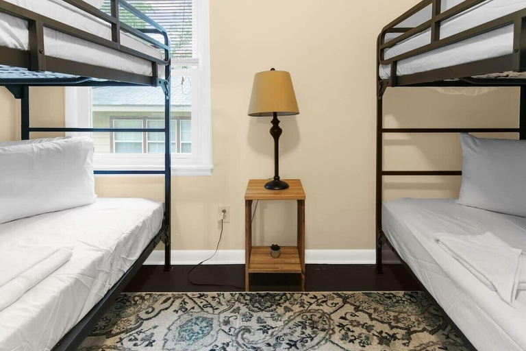 Room 2, Park Drive Picturesque, Jefferson