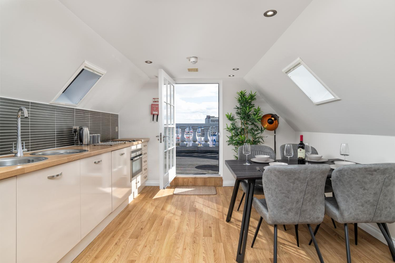 Others 4, Victoria Court Suites - Aberdeen, Aberdeen