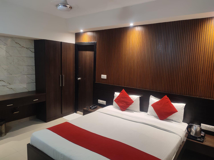 Bedroom 2, Hotel Shelter- 150 M From Lucknow Railway Station  , Lucknow