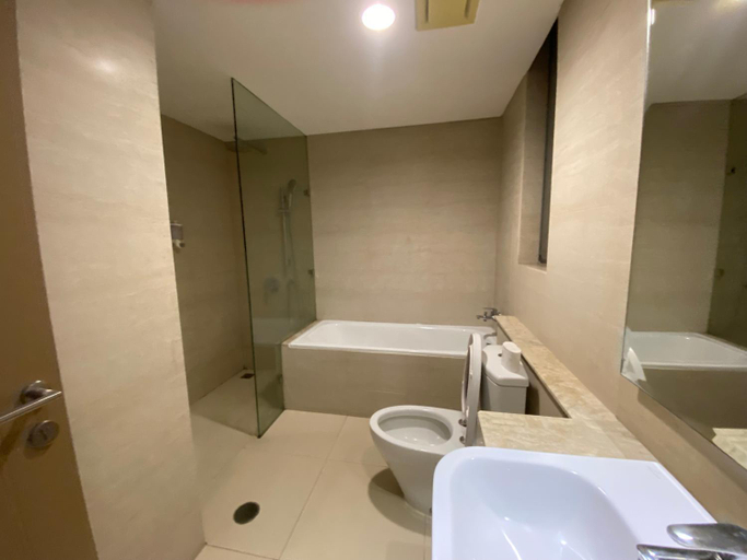 Bathroom 5, Comfort and Luxury Private Room at Goldcoast PIK, North Jakarta