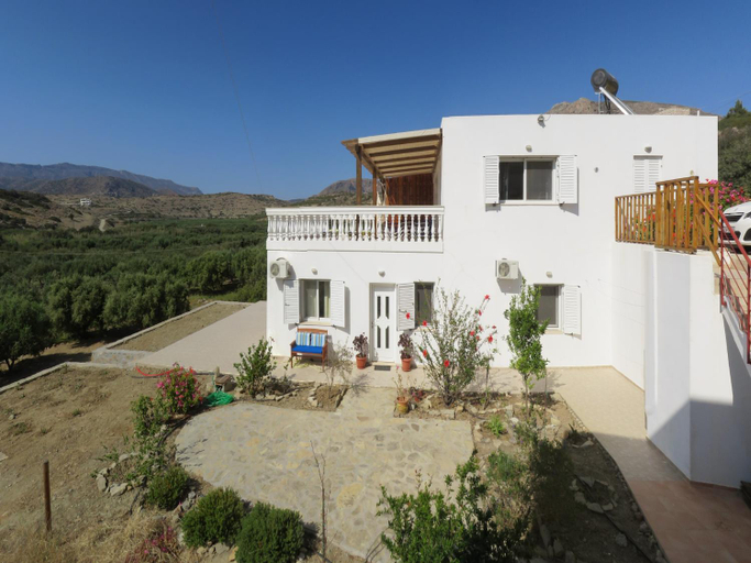 Others 4, Villa in Makry Gialos near Sandy Beach, Crete