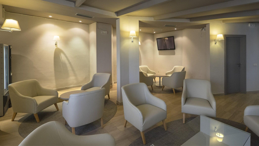 Public Area 2, Rosamar Maxim, Girona