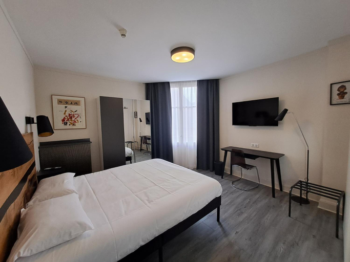 Bedroom 2, Trianon, Allier